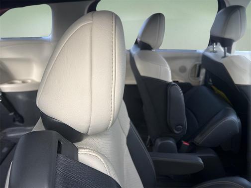 2025 Toyota Sienna Limited 7-Passenger