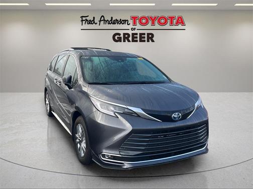 2025 Toyota Sienna Limited 7-Passenger