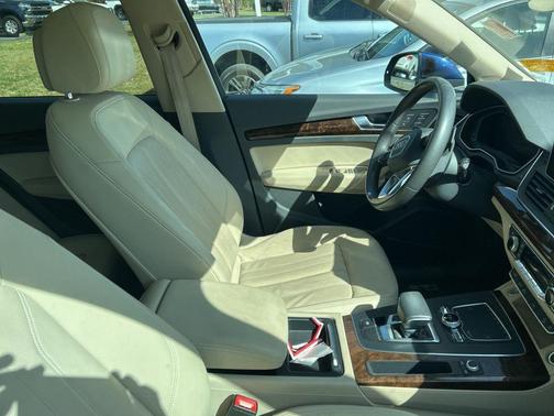 Blue Metallic 2018 Audi Q5 2.0T Tech Premium