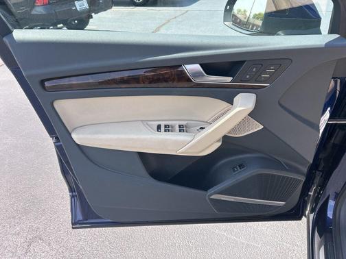 Blue Metallic 2018 Audi Q5 2.0T Tech Premium