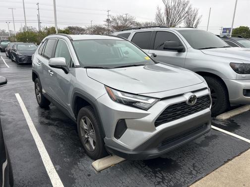 2024 Toyota RAV4 XLE
