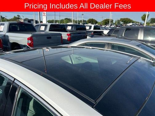 Wind Chill Pearl 2022 Toyota Camry XLE