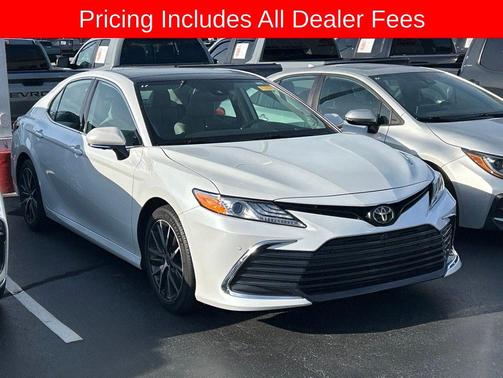 Wind Chill Pearl 2022 Toyota Camry XLE