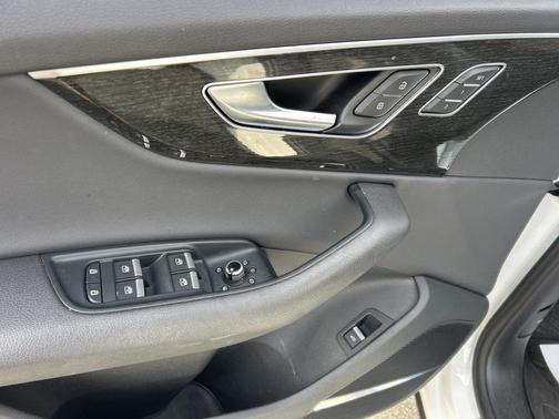 2021 Audi Q7 45 Premium Plus