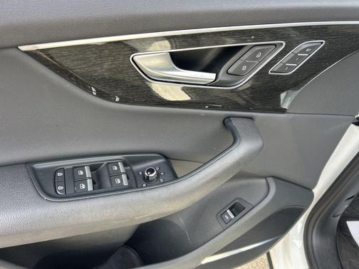 2021 Audi Q7 45 Premium Plus