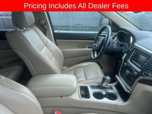 Bright White Clearcoat 2017 Jeep Grand Cherokee Laredo
