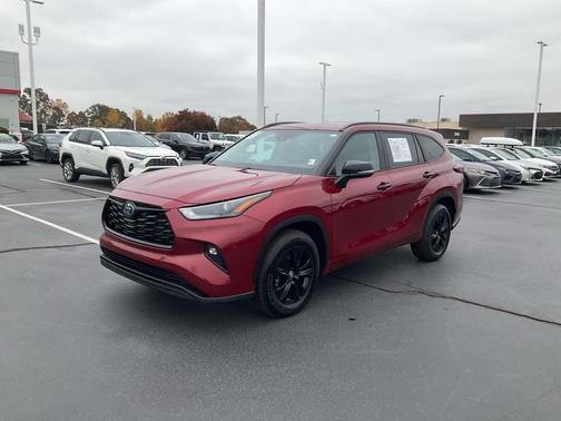 2024 Toyota Highlander Hybrid XLE