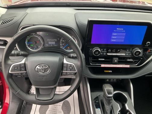 2024 Toyota Highlander Hybrid XLE