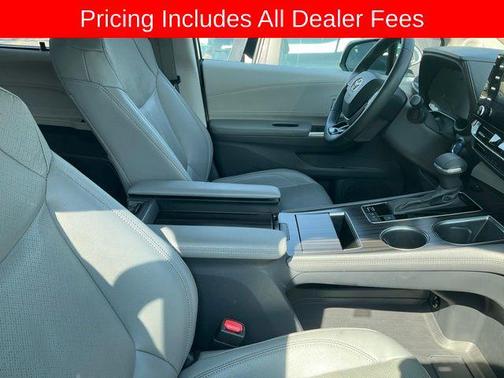 Wind Chill Pearl 2023 Toyota Sienna Limited