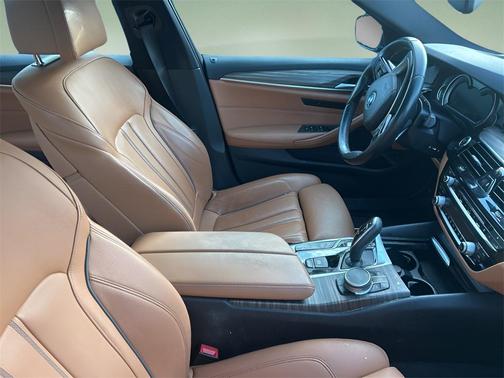 2019 BMW 530 530i