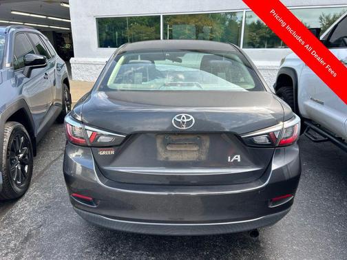 Graphite 2017 Toyota Yaris iA Base
