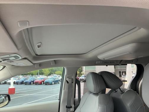 2024 Toyota Sienna XLE 8 Passenger