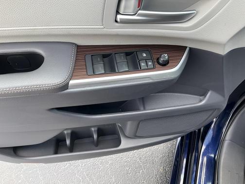 2024 Toyota Sienna XLE 8 Passenger