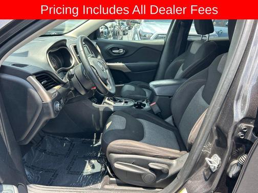Granite Crystal Metallic Clearcoat 2018 Jeep Cherokee Latitude