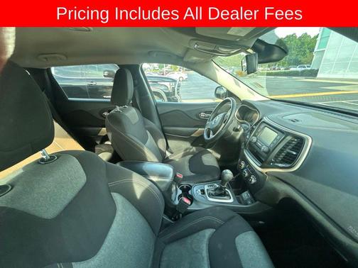 Granite Crystal Metallic Clearcoat 2018 Jeep Cherokee Latitude