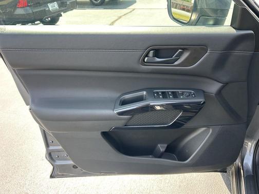 Gun Metallic 2025 Nissan Pathfinder SV FWD