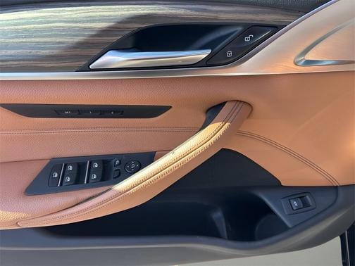 2019 BMW 530 i