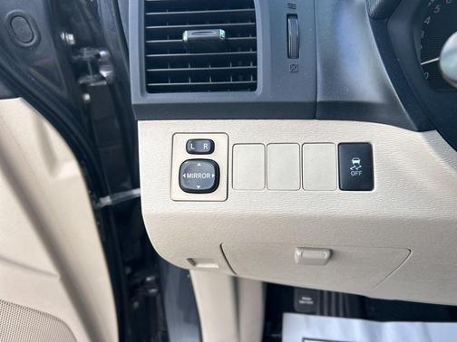 Magnetic Gray Metallic 2010 Toyota Venza Base