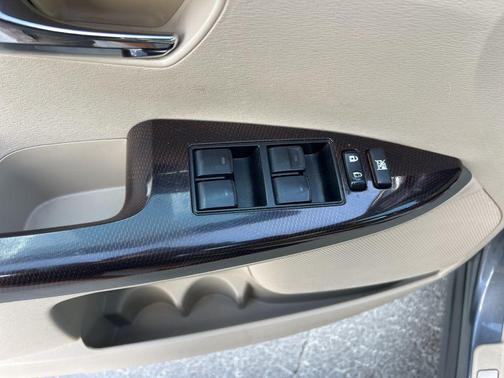 Magnetic Gray Metallic 2010 Toyota Venza Base