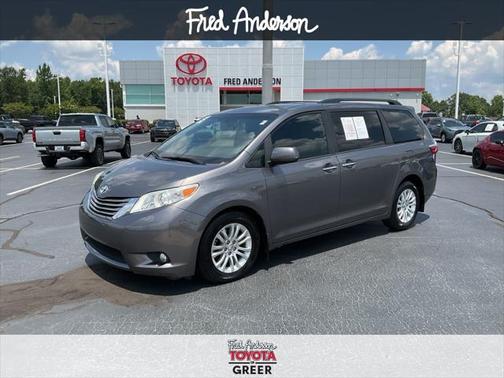 2017 Toyota Sienna XLE