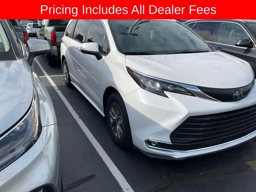 Wind Chill Pearl 2024 Toyota Sienna XLE