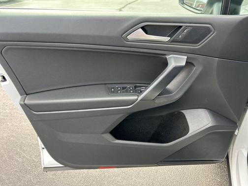 2021 Volkswagen Tiguan 2.0T SE R-Line Black