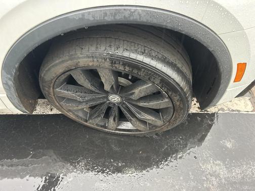 2021 Volkswagen Tiguan 2.0T SE R-Line Black