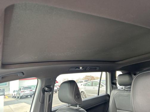 2021 Volkswagen Tiguan 2.0T SE R-Line Black