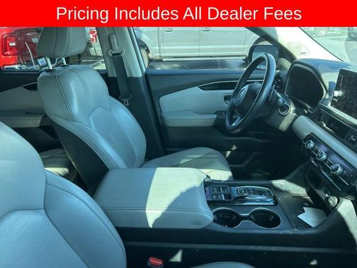 Platinum White Pearl 2023 Honda Pilot Touring 8-Passenger