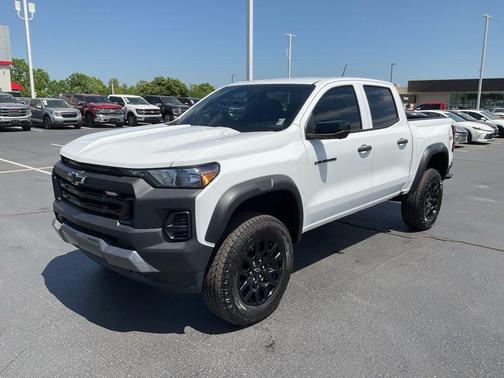 Summit White 2026 Chevrolet Colorado Trail Boss
