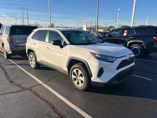 2023 Toyota RAV4 LE