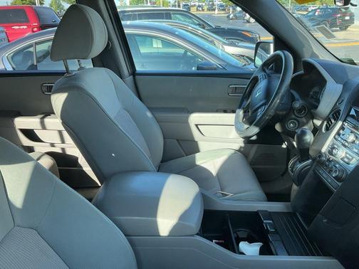 Modern Steel Metallic 2014 Honda Pilot EX