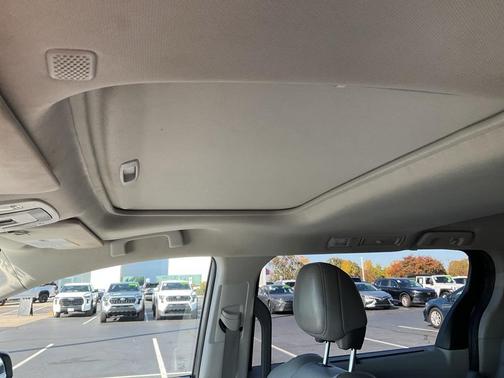 2021 Toyota Sienna XLE 8 Passenger