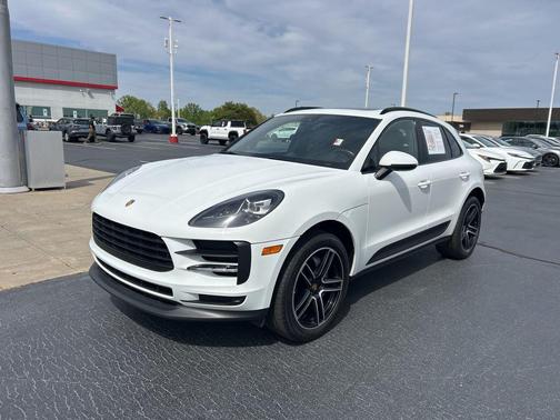 White 2021 Porsche Macan Macan