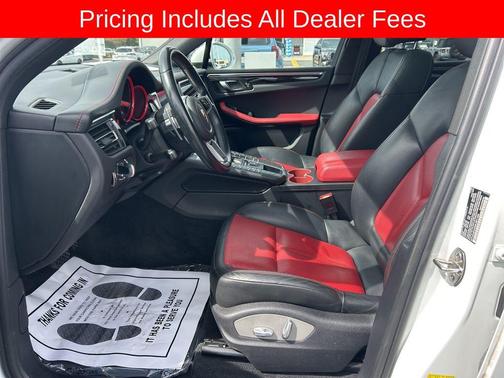 White 2021 Porsche Macan Macan