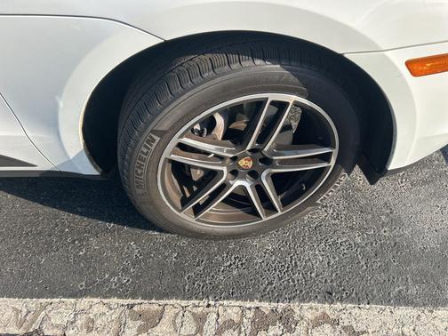 2021 Porsche Macan Macan