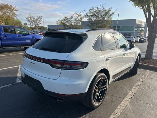 2021 Porsche Macan Macan