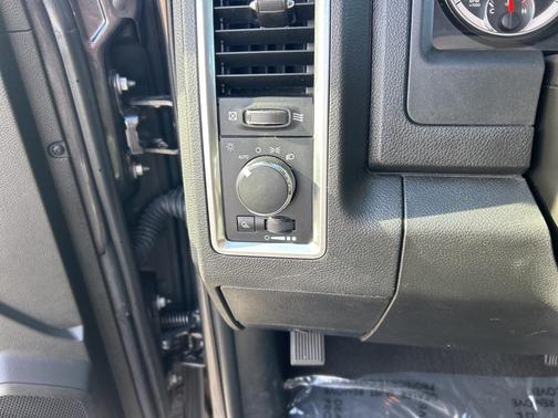 2024 RAM 1500 Classic SLT