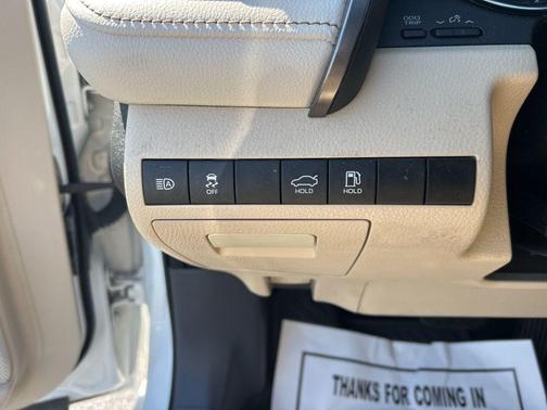 2020 Toyota Camry Hybrid XLE