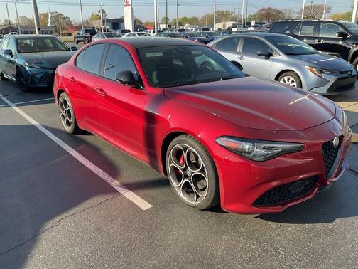 Rosso Etna 2023 Alfa Romeo Giulia Veloce RWD