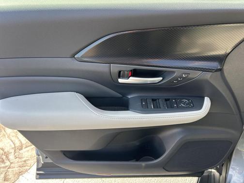 2026 Toyota Grand Highlander Hybrid Platinum MAX