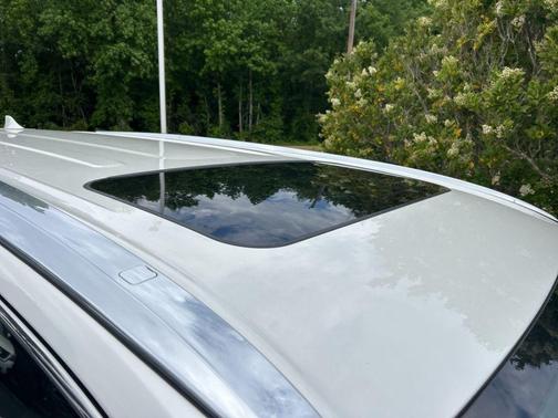 Blizzard Pearl 2019 Toyota Highlander XLE