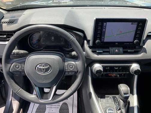 2020 Toyota RAV4 Hybrid SE