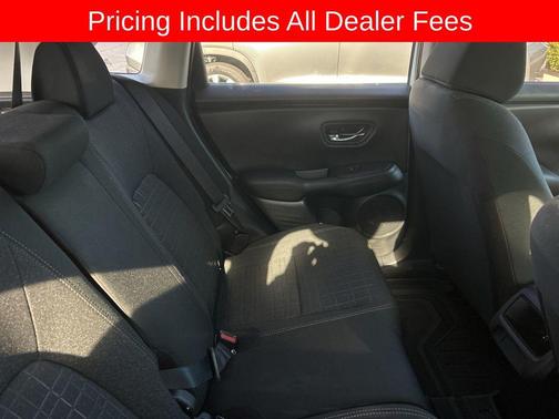 Platinum White Pearl 2025 Honda HR-V LX