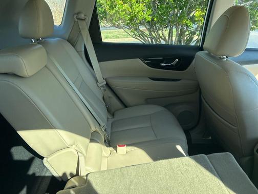 2020 Nissan Rogue SL