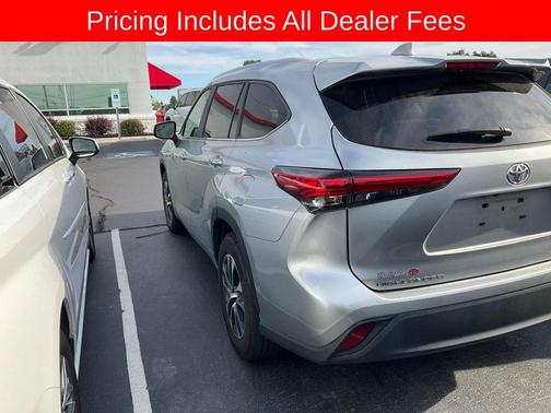 Celestial Silver Metallic 2023 Toyota Highlander XLE