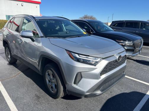 2024 Toyota RAV4 XLE