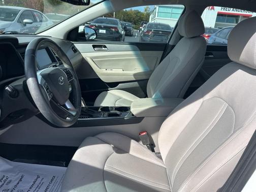 2018 Hyundai SONATA SEL