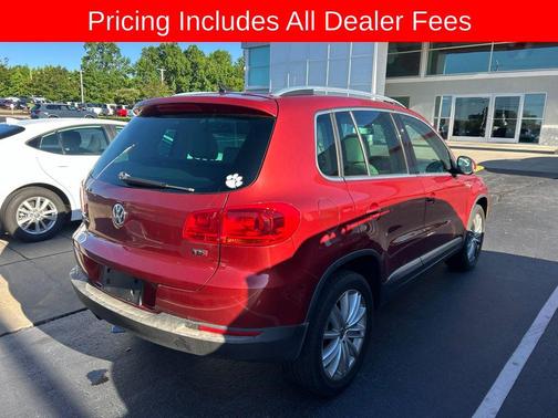 Wild Cherry Metallic 2016 Volkswagen Tiguan SE
