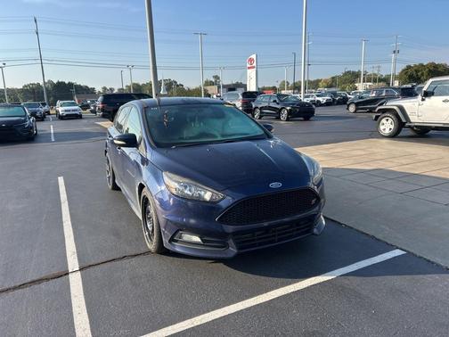 2017 Ford Focus ST 